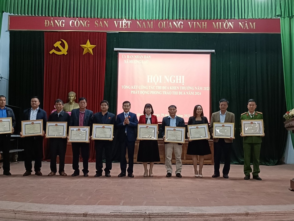 Tổng kết thi đua khen thưởng năm 2023|https://huonglac.langgiang.bacgiang.gov.vn/chi-tiet-tin-tuc/-/asset_publisher/M0UUAFstbTMq/content/tong-ket-thi-ua-khen-thuong-nam-2023